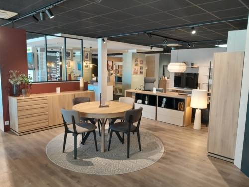 Intérieur du magasin de meubles Gautier Montpellier à Lattes - mobilier design et durable
