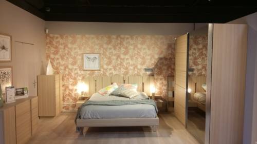 Intérieur du magasin meubles Gautier Lorient – mobilier made in France et écoresponsable