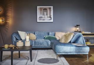 Canapé Condor disponible dans 373 revêtements et deux options de garnissage