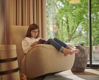 Swing armchair